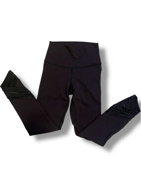Women's Lululemon Motionful 7/8 Black Sheer Cris Cross Textured Ankle Leggings
